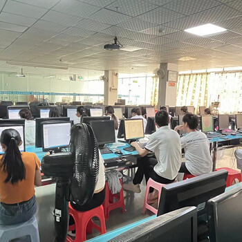 東莞南丫村五一假期學(xué)習(xí)電腦軟件CAD繪圖到萬江天驕