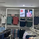 大眾服飾貨架，服裝類型裝修打造