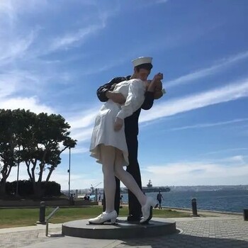 供應景區(qū)海軍雕塑生產(chǎn)商-彩鋼制作-定做花園海軍雕塑