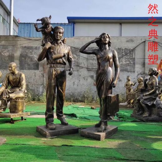 展品穿墙一家人铜雕生产-室外软装-供应景观切面亲情铜雕