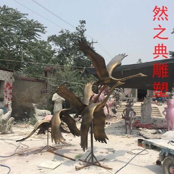 點(diǎn)擊飛雁雕塑廠家群鳥類型小品仿真大雁銅雕供應(yīng)商
