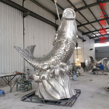 定做城市金鱼雕塑制作厂家-小区雕塑-钢结构金鱼雕塑