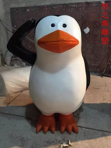 企鵝雕塑廠家鏡面彩繪效果企鵝雕塑廠家報價