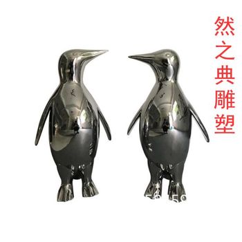 供應景觀(guān)抽象企鵝銅雕制造廠(chǎng)家-街景小品-景觀(guān)企鵝銅雕