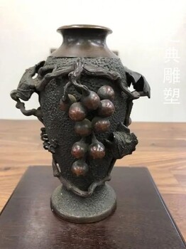 预定社区铜花瓶雕塑制作厂家-拉丝工艺-定制广场铜花瓶雕塑