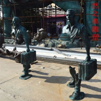 指用钢铸旅行者雕塑工厂-城市装饰-制作公园旅行者雕塑