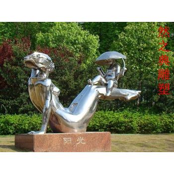 點(diǎn)擊體育一家人雕塑制造-街道標識-供給構件一家人雕塑