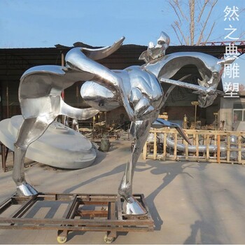 優(yōu)選鏤空馬雕塑工藝制作廠家-地標(biāo)擺件-點擊金屬鏤空馬雕塑