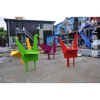 千紙鶴雕塑廠家-折紙藝術(shù)原理-不銹鋼球狀雕塑通用