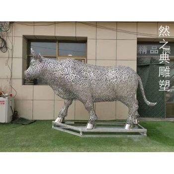 點擊金屬鏤空牛雕塑廠家-彩鋼制作-訂做鏤空牛雕塑主題