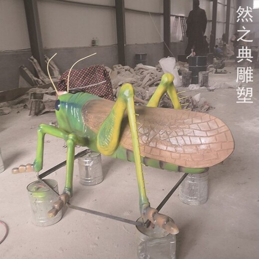 優(yōu)價景區(qū)螞蚱雕塑工廠-街道標(biāo)識-優(yōu)選文化館螞蚱雕塑