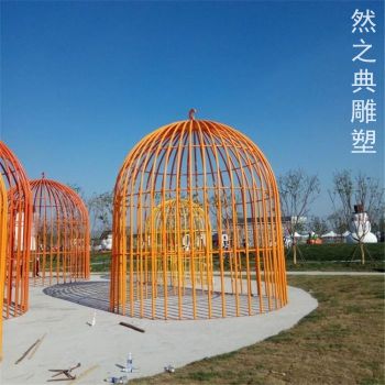 標準創(chuàng)意鳥籠雕塑制造廠家-彩鋼制作-校園主題鳥籠雕塑提供