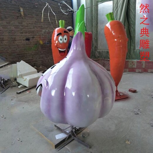 優(yōu)選戶外大蒜雕塑擺放制造商-美陳雕塑-定價園林藝術(shù)大蒜雕塑