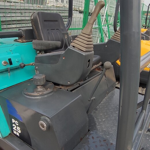 出售玉柴挖掘機15.20.35等等