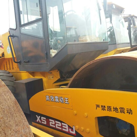液壓徐工26噸二手價壓路機(jī)折價