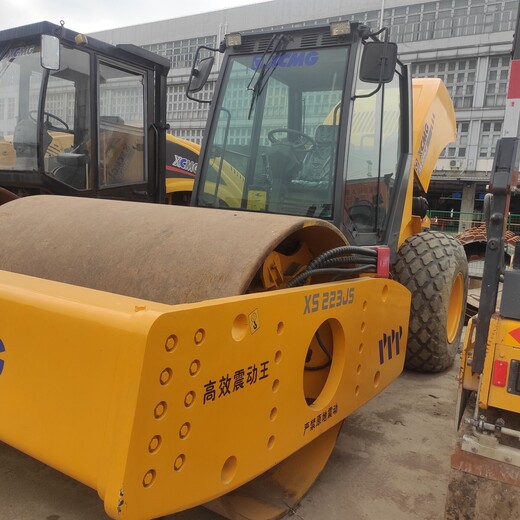 低報(bào)價(jià)二手壓路機(jī)徐工出售