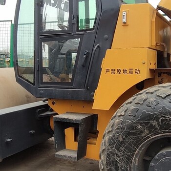 壓路機(jī)轉(zhuǎn)讓便宜價(jià)二手徐工26噸
