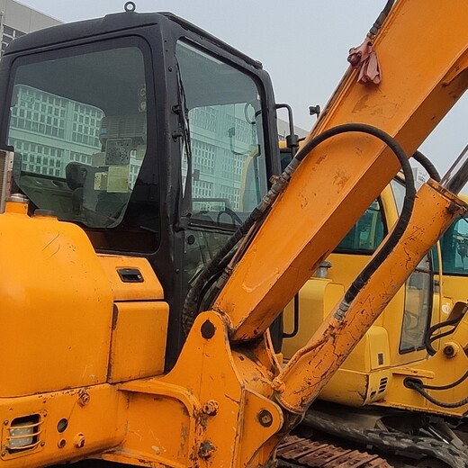 轉(zhuǎn)售60挖掘機(jī)二手