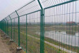 河北三角折弯护栏网厂家供应玉树绿色围栏网果洛公路防护网