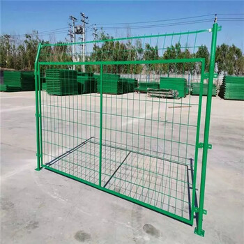 河北高速公路護(hù)欄網(wǎng)廠家供應(yīng)成都防盜帶刺圍墻自貢防爬帶刺鐵絲網(wǎng)