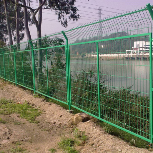 河北圈地护栏网厂家供应池州圈山养殖围栏网江西包塑护栏网