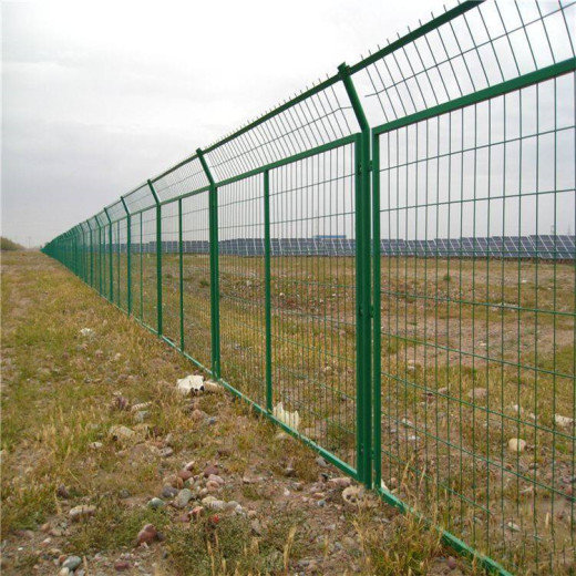 河北三角折弯护栏网厂家供应四川双边护栏网成都双圈护栏网