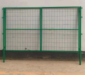 河北圈地护栏网厂家供应攀枝花防爬带刺围墙泸州防锈铁蒺藜