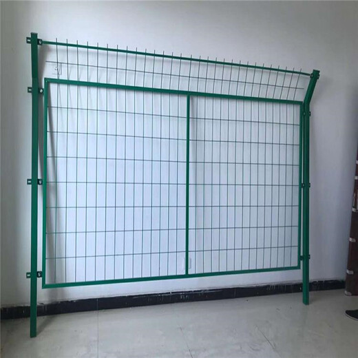 Q235雙邊絲護(hù)欄網(wǎng)雙圈護(hù)欄網(wǎng)三角折彎護(hù)欄網(wǎng)