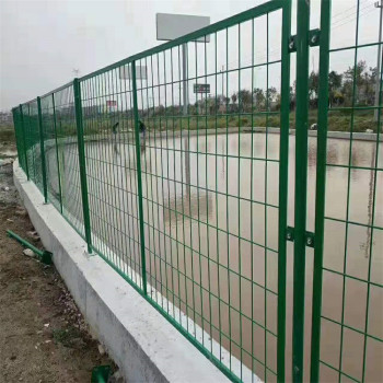 河北钢丝隔离网厂家供应漯河工厂围栏许昌车间带框隔离网