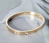 虹口G750白金钻石手链回收-上海二手卡地亚戒指回收店铺