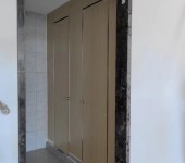 灵宝学校公寓大厦公共厕所装修改造18厚度不锈钢材质卫生间隔断