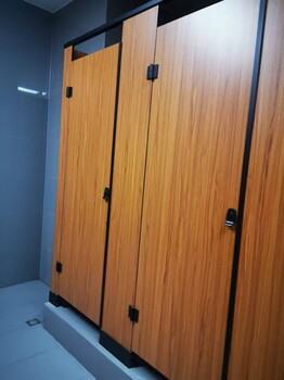鄭州防潮小便板隔斷抗撞擊康貝特抗倍特板衛(wèi)生間隔斷加工
