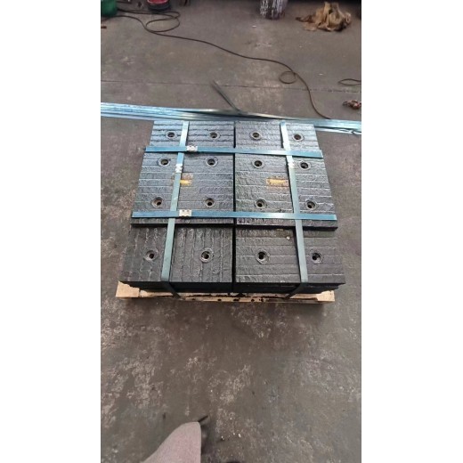 新乡双金属复合堆焊耐磨钢板现货批发Q235基板价格