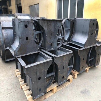 水泥隔離墩鋼模具易于安裝拆卸