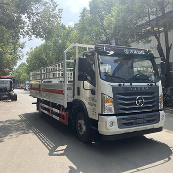 西雙版納解放藍牌欄板式4米2危險品車