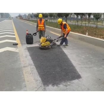 武汉公路养护贴缝带水泥路面裂缝灌缝胶价格