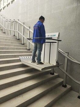 升降斜掛式電梯爬樓升降平臺哈爾濱市樓道運行的軌道電梯