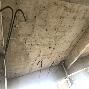 貴港覃塘區(qū)房頂裂縫滲水補漏_-防水堵漏公司