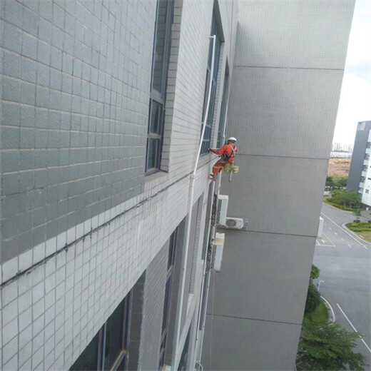 南宁市房屋楼顶漏水维修服务_漏水维修补漏