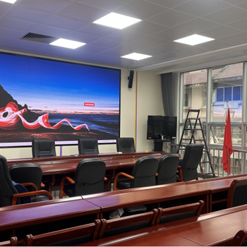 南寧市生態(tài)環(huán)境局會議室改造項目采用海康威視P1.53LED大屏