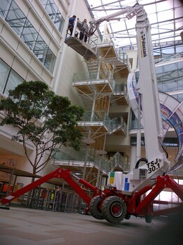 蜘蛛式高空作業(yè)車個人移動平臺作業(yè)車