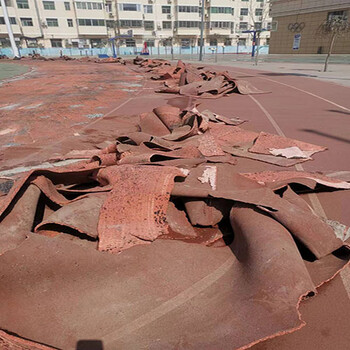 湖南長沙回收塑膠跑道人造草坪拆除清運硅PU場地鏟除打磨