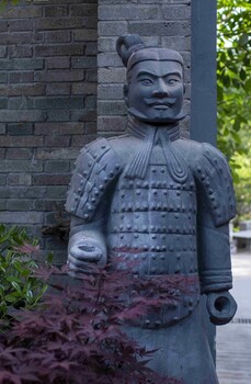 陶制兵馬俑雕塑擺件西安臨潼兵馬俑廠設(shè)計(jì)仿古陶泥俑人像廠