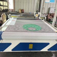 益洲石棉密封墊片切割機(jī)異型墊片電腦數(shù)控裁床精度高邊緣好圖片