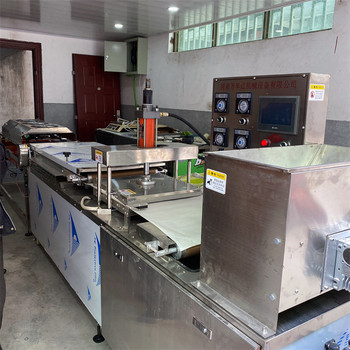 基隆卷餅機(jī)圓形春餅機(jī)行情+供應(yīng)