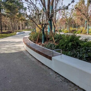 鎮江露骨料透水路面鋪裝，泰科砼石混凝土廣場樹池造型制作