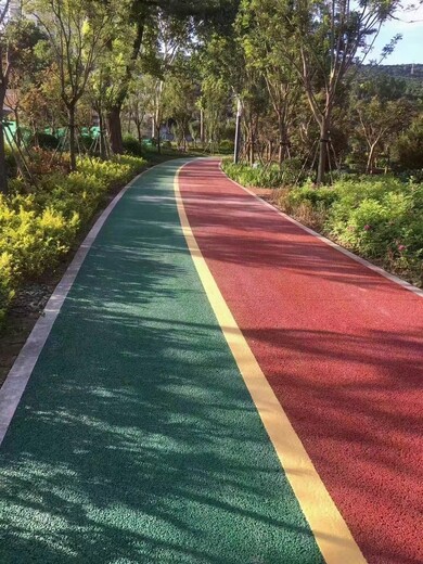 重慶自然景觀(guān)公園彩色環(huán)保透水砼耐寒材料，水洗石地坪清洗方法