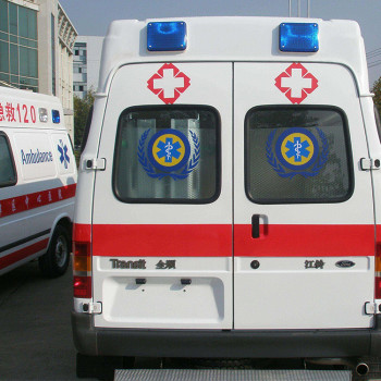 湛江病人转院服务车救护车转运病人-24小时服务