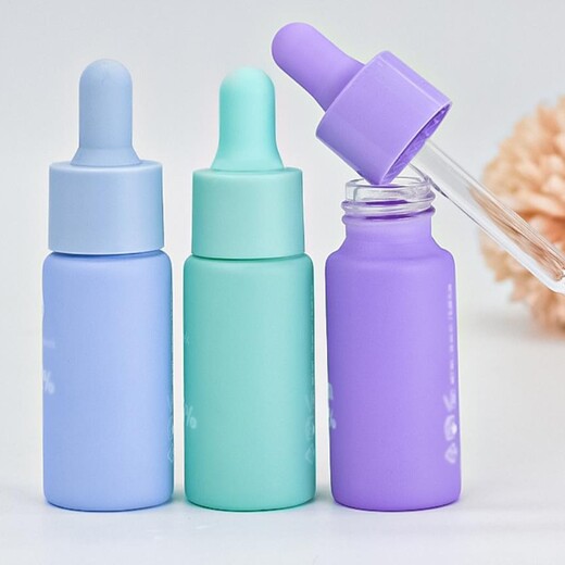 廣州白云區(qū)精油瓶噴漆加工廠，廣州萬利精油瓶絲印燙金廠