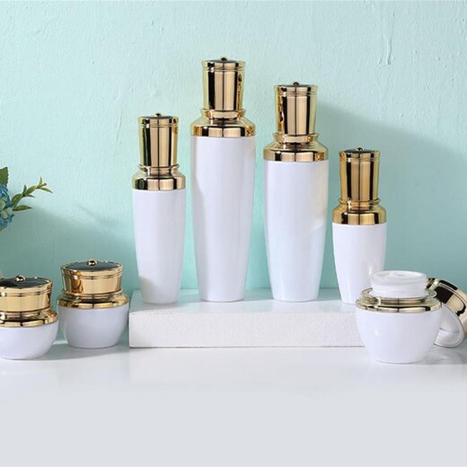 廣州白云區化妝品瓶噴漆加工廠，廣州萬利乳液瓶噴漆加工廠